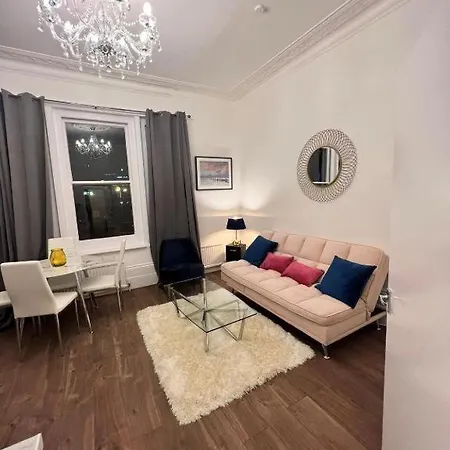 Iconic One Bed Apartment In Chiswick London Exterior photo